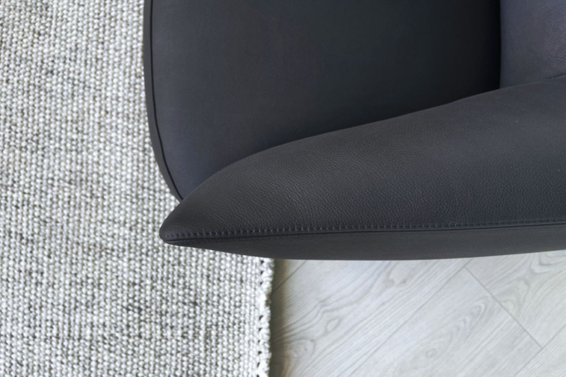 Santa Monica Anthracite Leather Armchair (Expo Offer) Poliform - 4