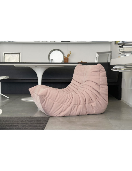 Togo Pink Armchair (Expo Offer) Ligne Roset - 3