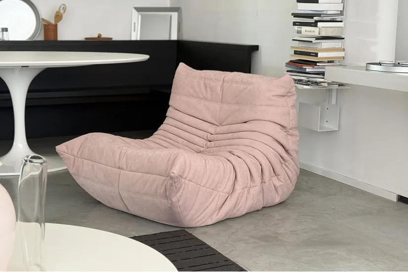 Togo Pink Armchair (Expo Offer) Ligne Roset - 4