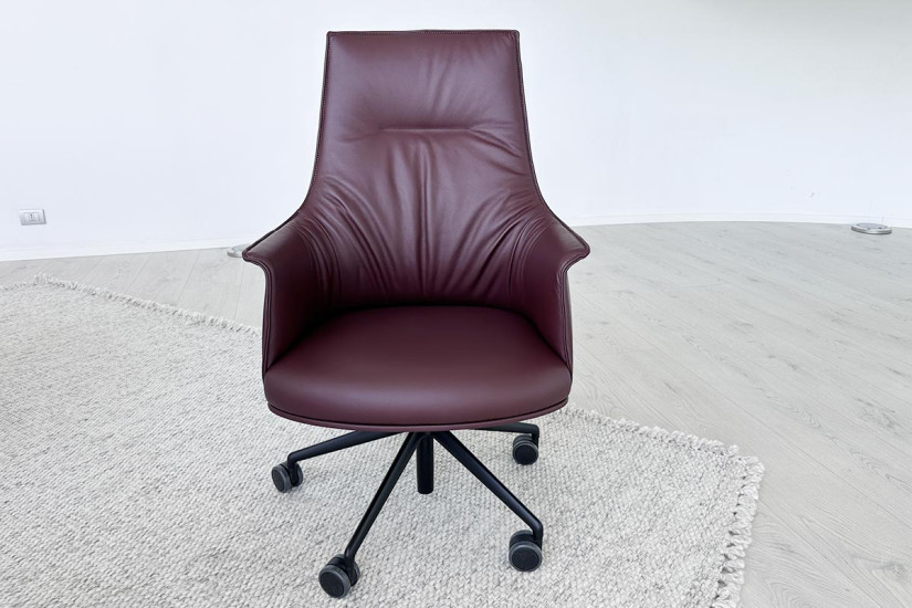 Archibald Task Executive Bordeaux Armchair (Expo Offer) Poltrona Frau - 1