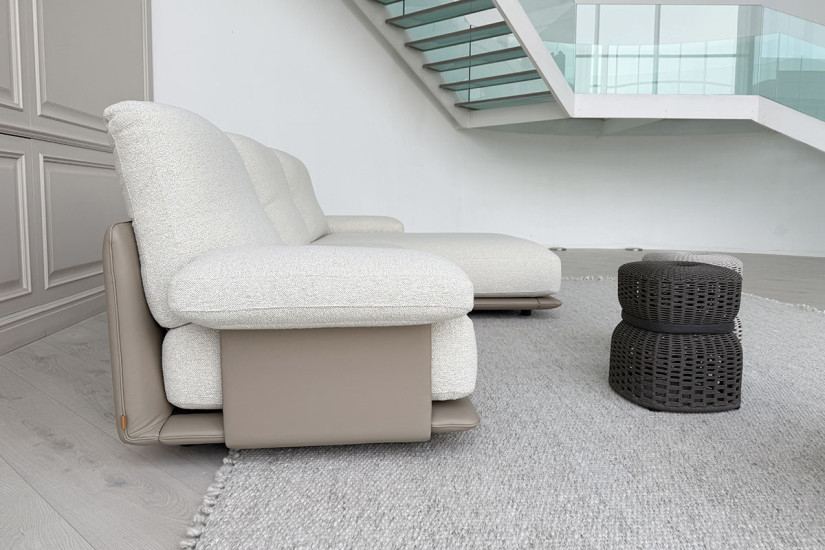 Blisscape White Sofa (Expo Offer) Poltrona Frau - 4