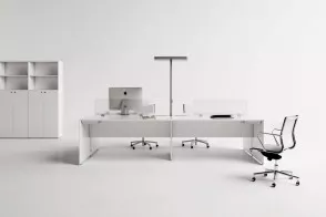 Quaranta5 Operative Desk 2