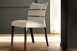 Chaise Oltre