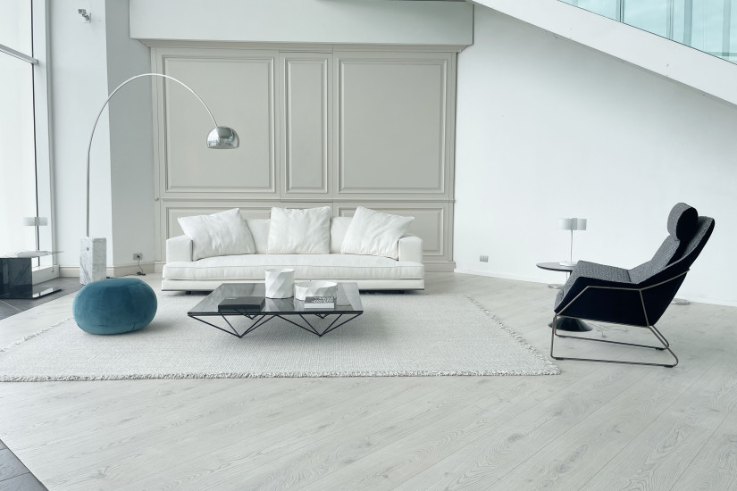 Arbiter Sofa (Expo Offer)