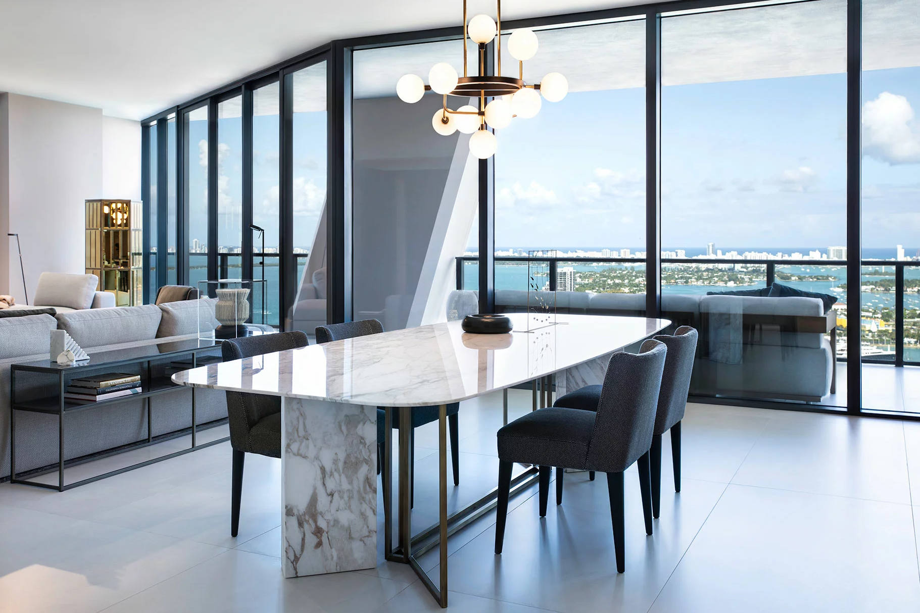Tavolo Plinto by Meridiani